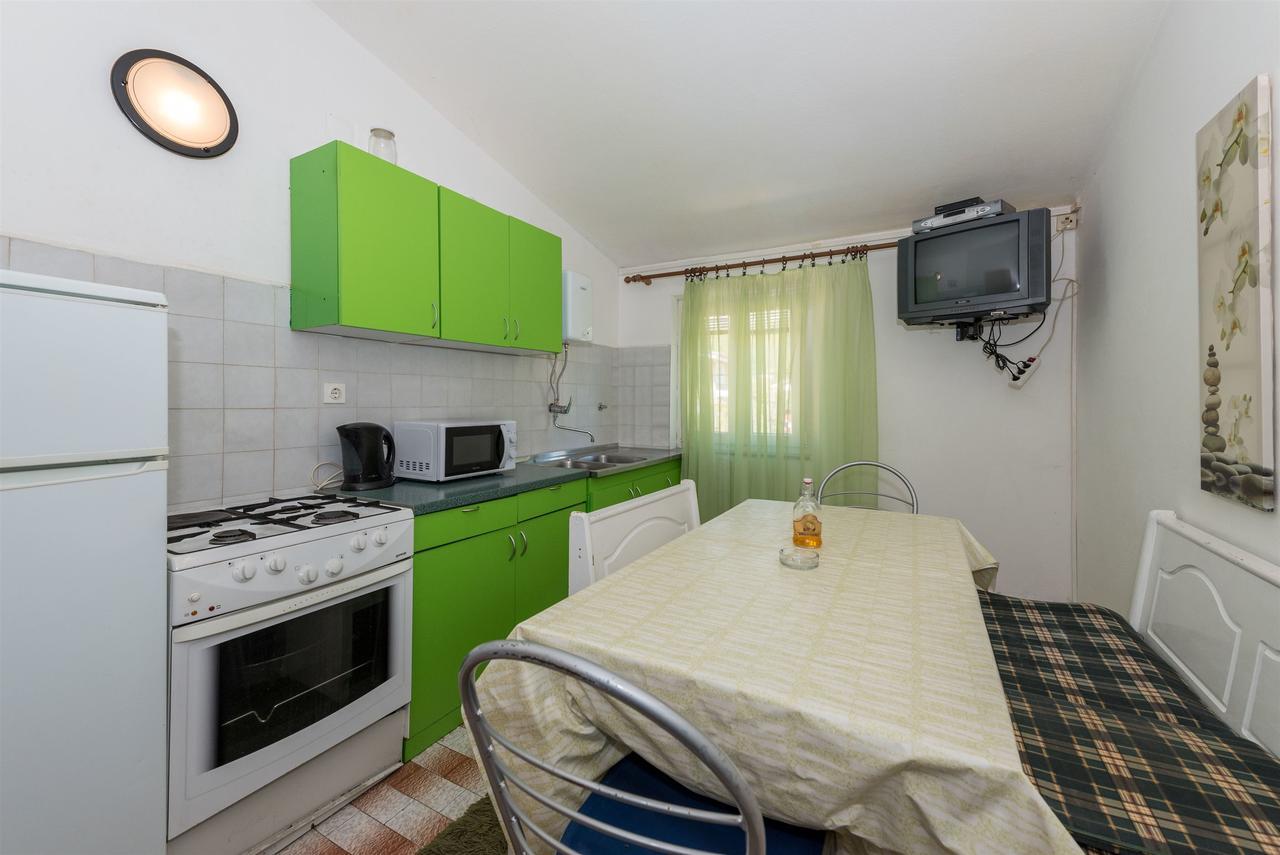 Apartments And Rooms Dragica Starigrad Paklenica Eksteriør billede