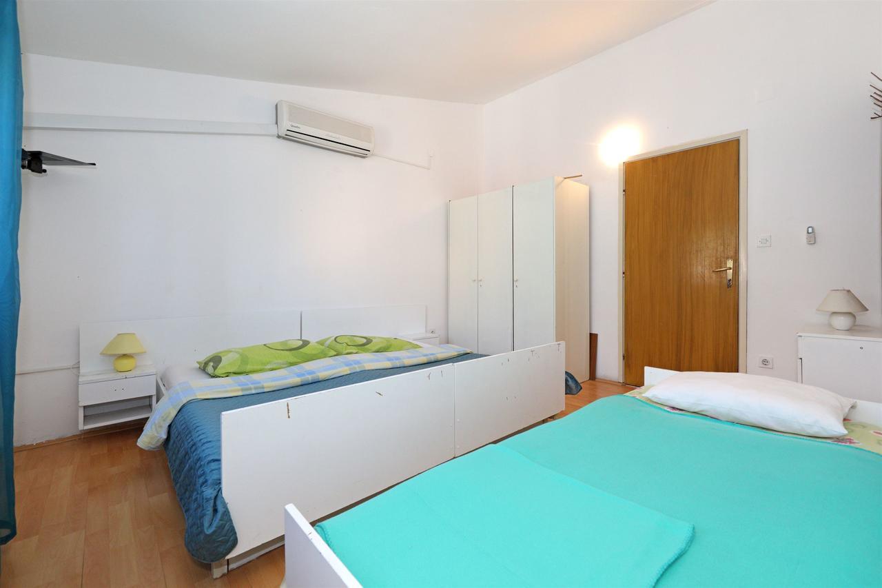 Apartments And Rooms Dragica Starigrad Paklenica Eksteriør billede