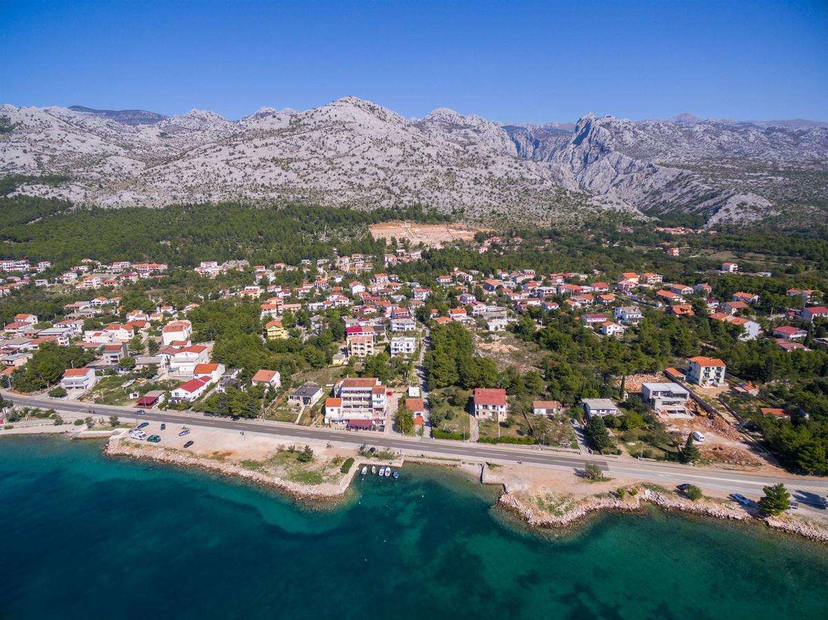 Apartments And Rooms Dragica Starigrad Paklenica Eksteriør billede