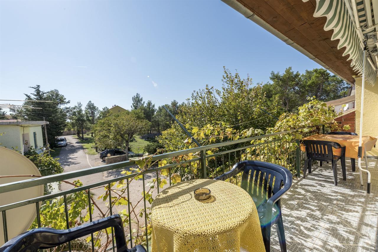 Apartments And Rooms Dragica Starigrad Paklenica Eksteriør billede