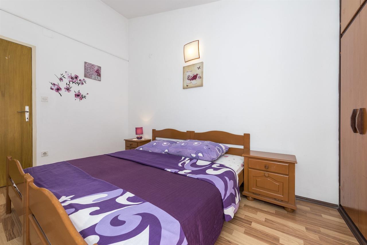 Apartments And Rooms Dragica Starigrad Paklenica Eksteriør billede