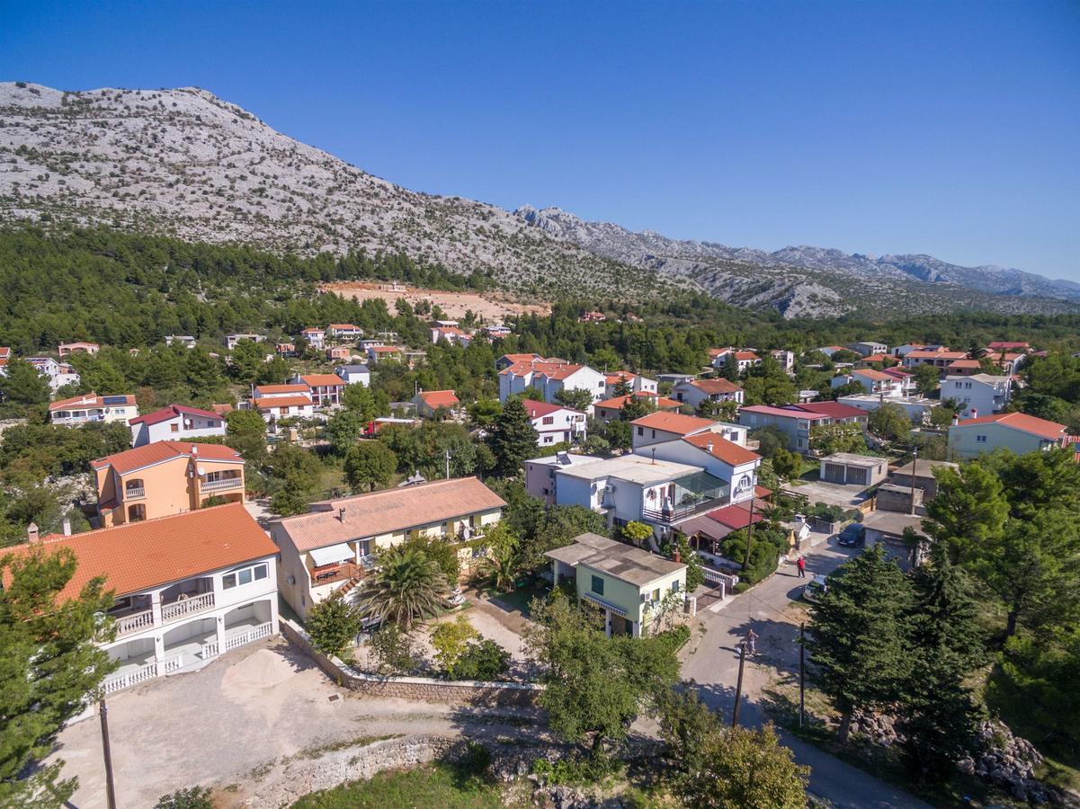 Apartments And Rooms Dragica Starigrad Paklenica Eksteriør billede
